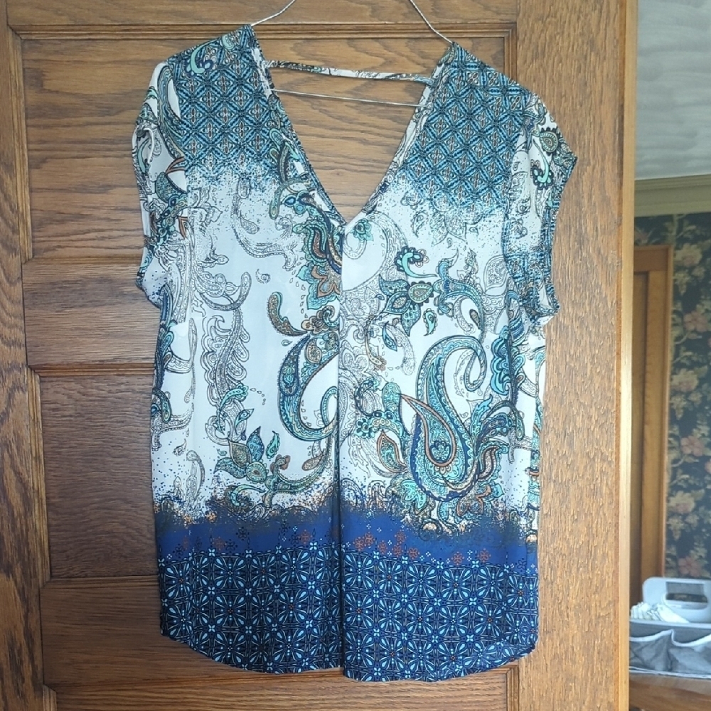 DR2 Deep V Neck Abstract Paisley Print Size Women's M Short Sleeve Blouse